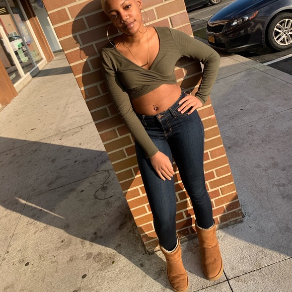 Dark wash skinny jeans 👖 - Picture 3 of 3